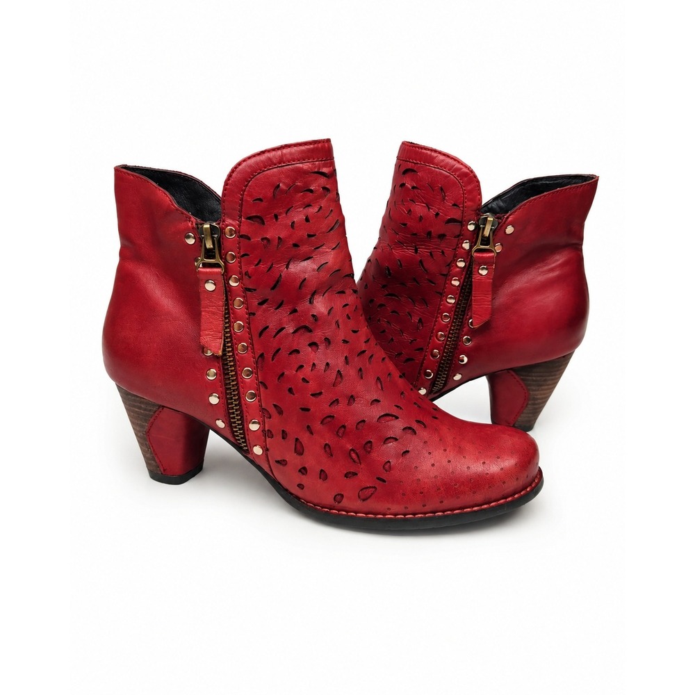 L'Artiste EMESE Red Leather Ankle Boots EU 38 US 7.5 Cutout Studded Heels